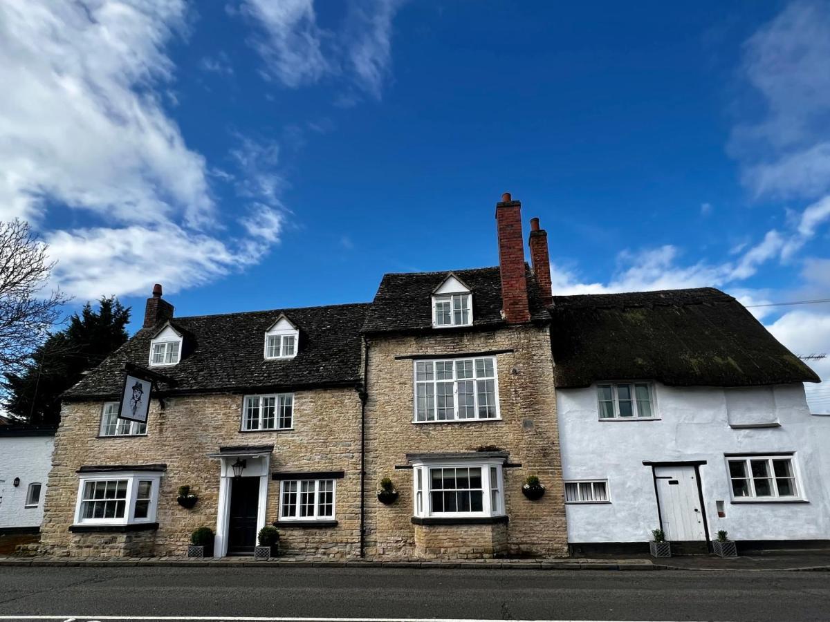 Отель The Lion, Tredington